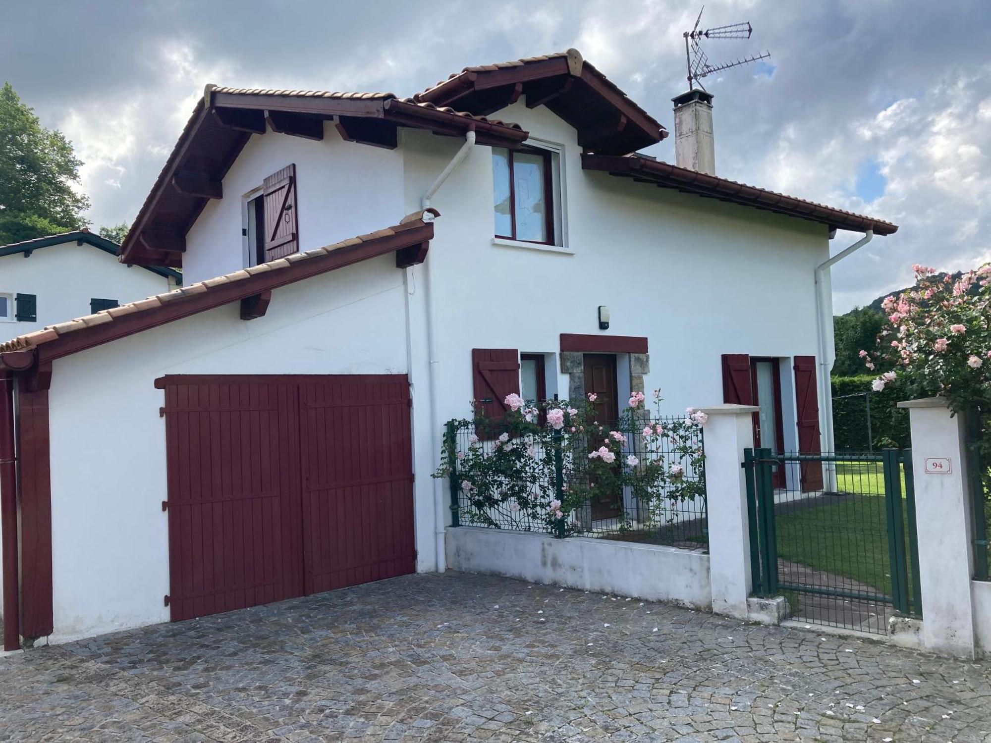 Maison Lore Mendi Elbarron Saint-Pee-sur-Nivelle Exterior photo