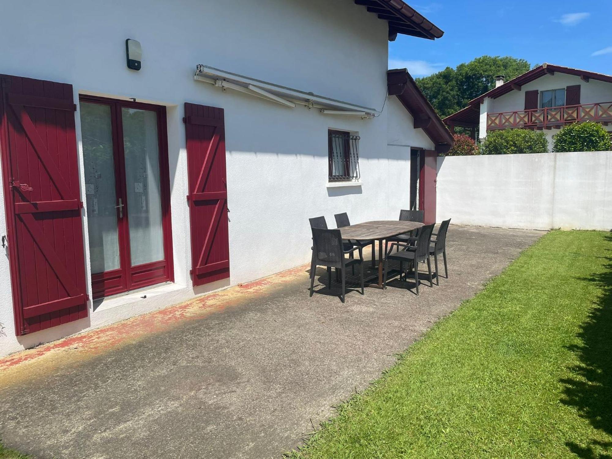 Maison Lore Mendi Elbarron Saint-Pee-sur-Nivelle Exterior photo